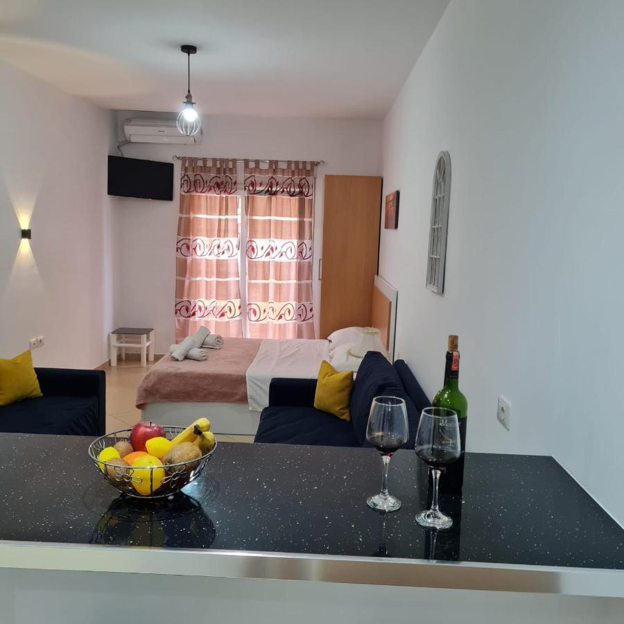 Studio By The Beach - Vlorë Eksteriør billede